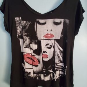 Ocasion black marilyn monroe look glamour girl with red lips.